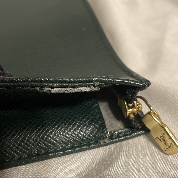 Louis Vuitton pouch in hunter green W/ COA - Picture 6 of 9
